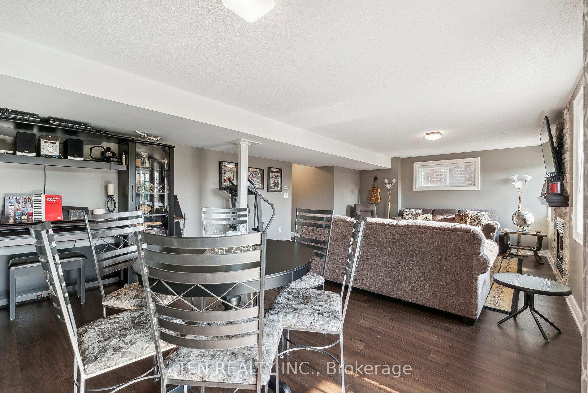 Photo 38 of 72 Cauthers Crescent, New Tecumseth, Rural New Tecumseth — HOMEH