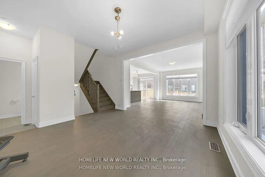 Photo 4 of 15 Caviglia Lane, Markham, Box Grove — HOMEH