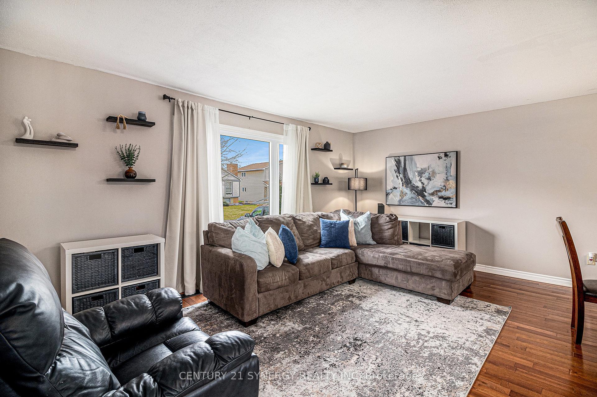 Photo 5 of 1213 St Moritz Court, Ottawa, Convent Glen North — HOMEH