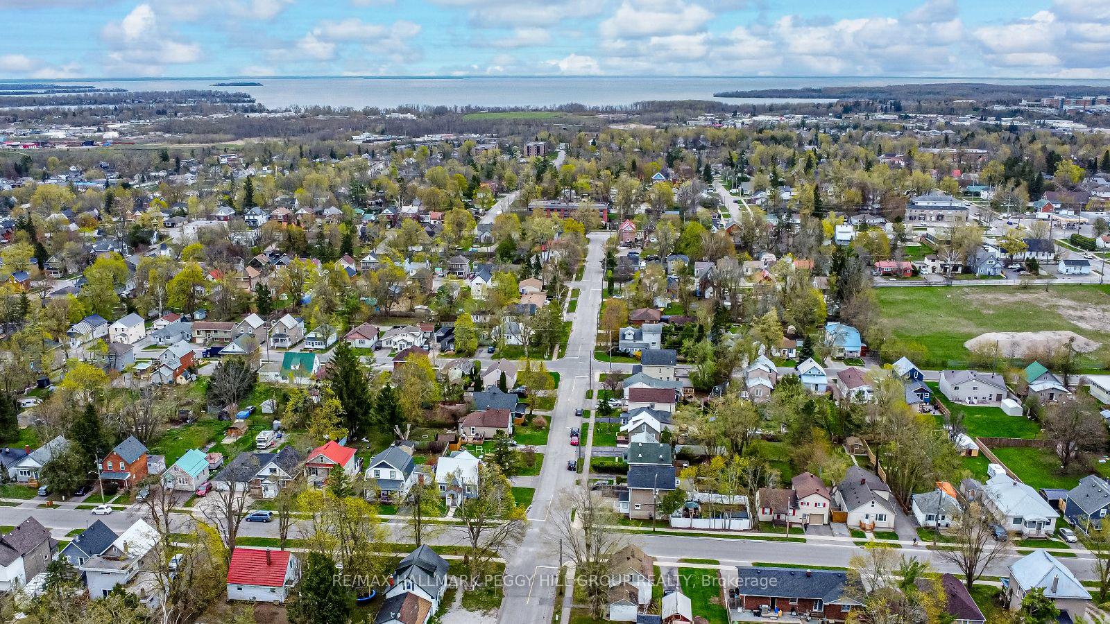 Photo 2 of 89 McKenzie Street, Orillia — HOMEH