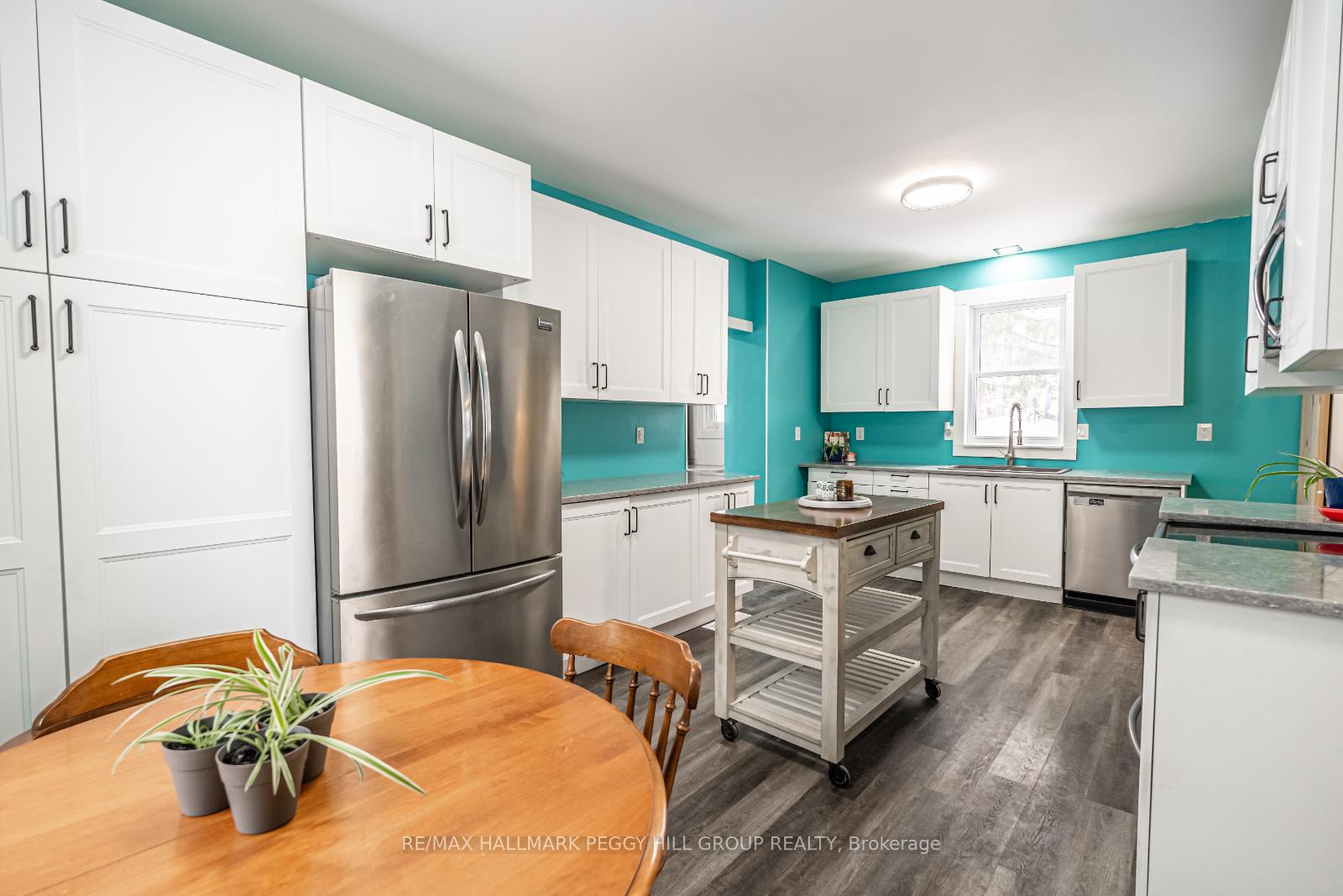 Photo 3 of 89 McKenzie Street, Orillia — HOMEH