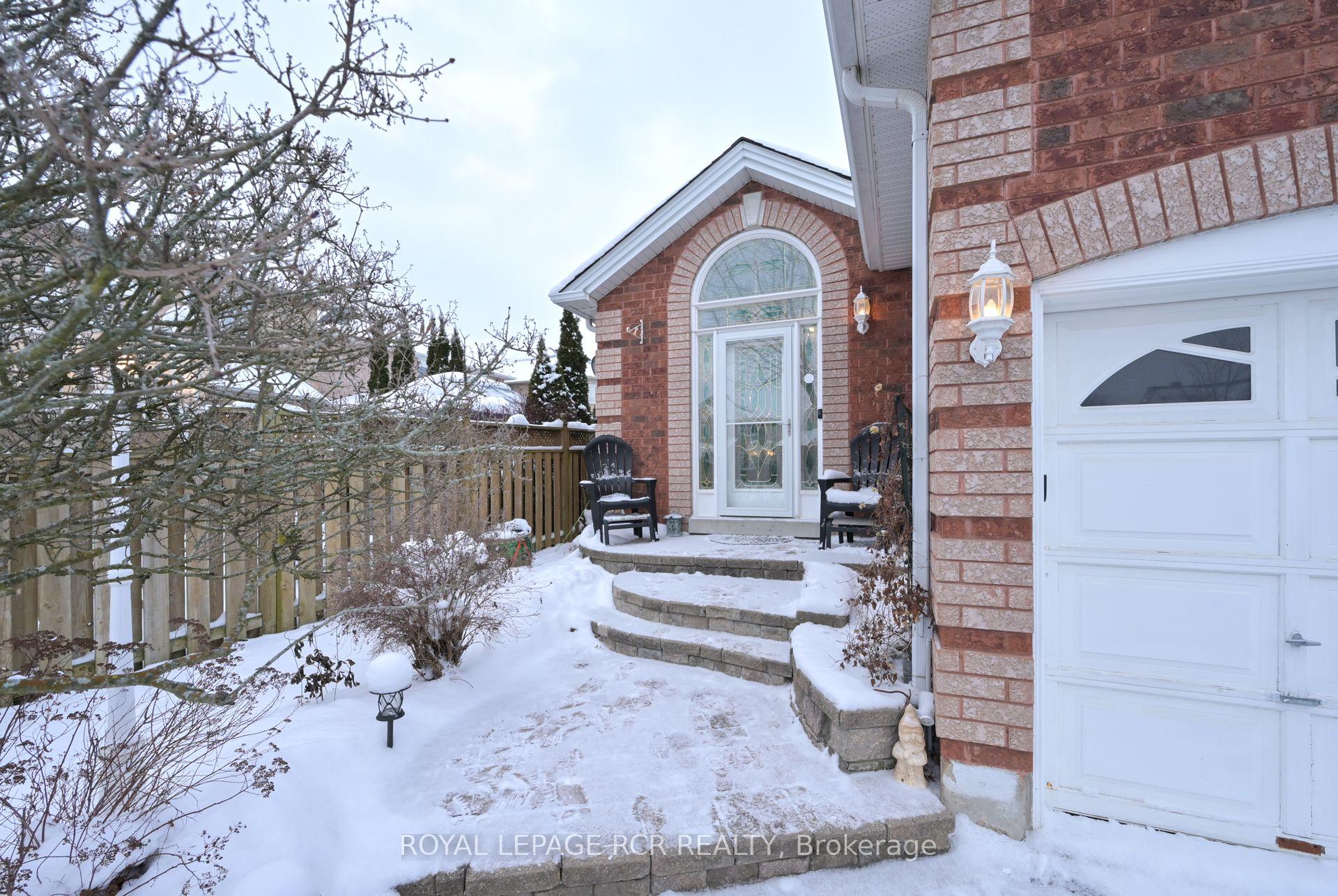 Photo 2 of 22 Smith Street, New Tecumseth, Alliston — HOMEH