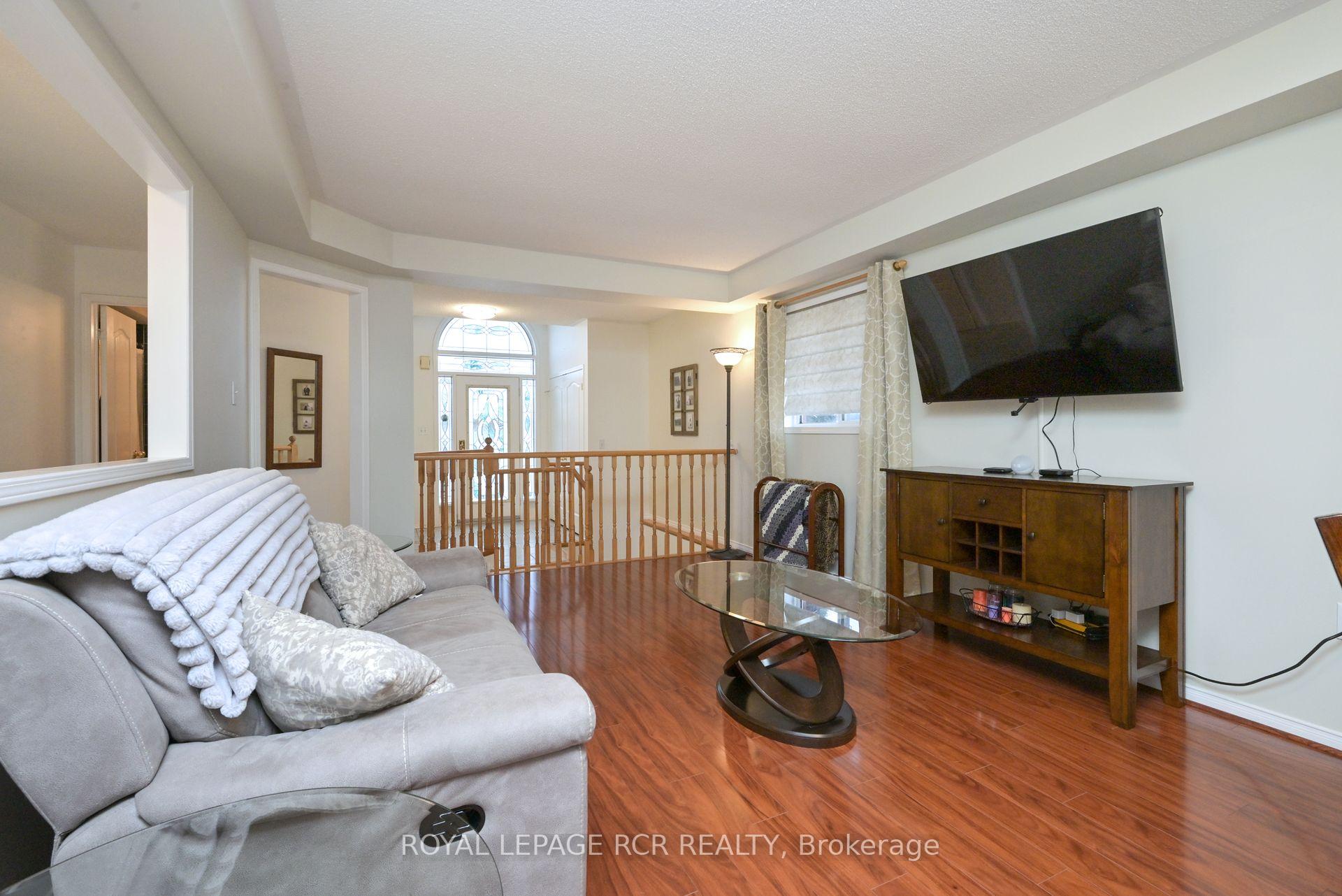 Photo 4 of 22 Smith Street, New Tecumseth, Alliston — HOMEH