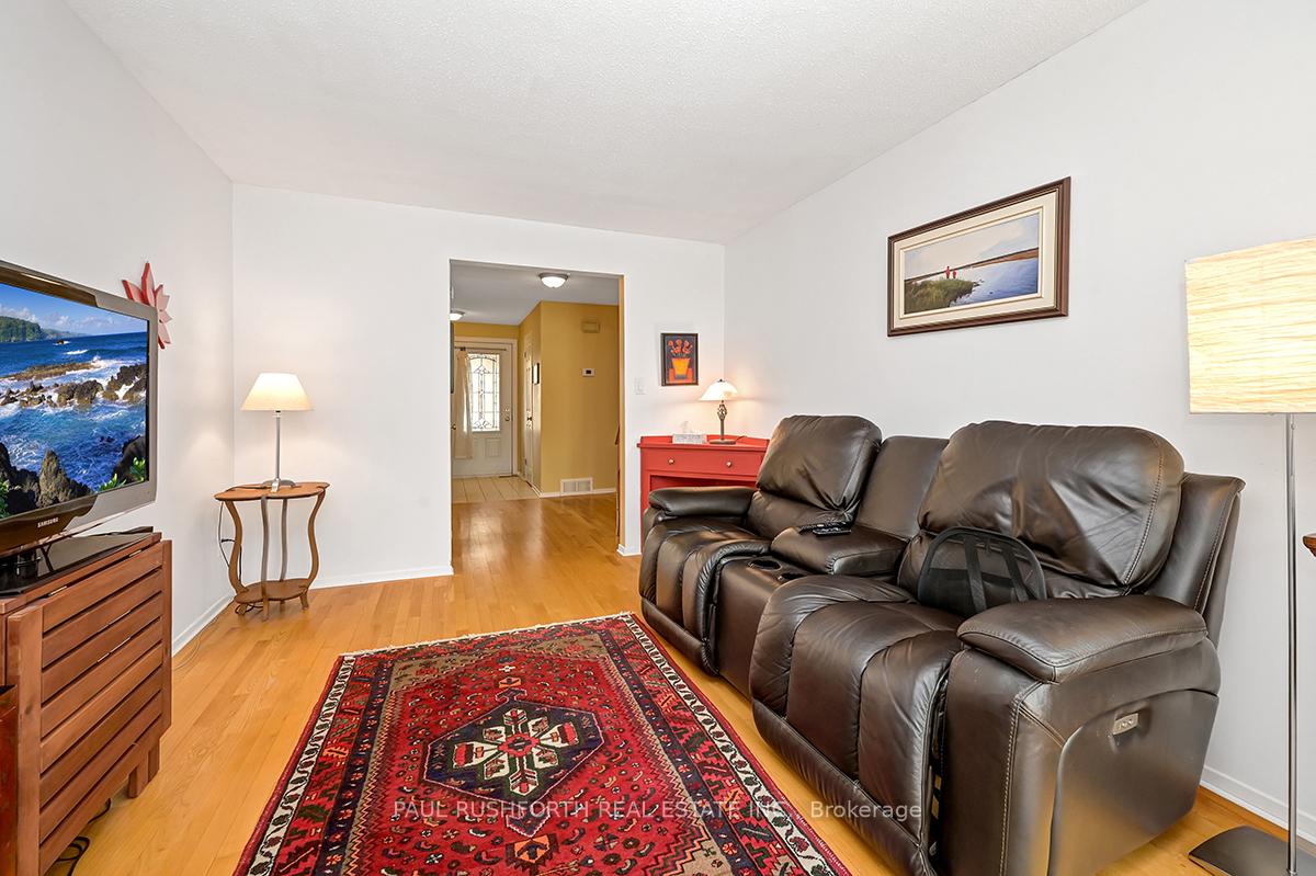 Photo 7 of 6106 Forestglen Crescent, Ottawa, Chapel Hill — HOMEH