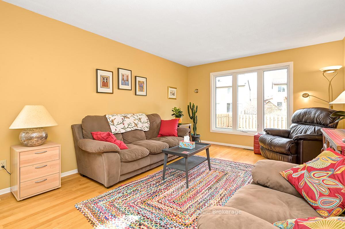 Photo 11 of 6106 Forestglen Crescent, Ottawa, Chapel Hill — HOMEH