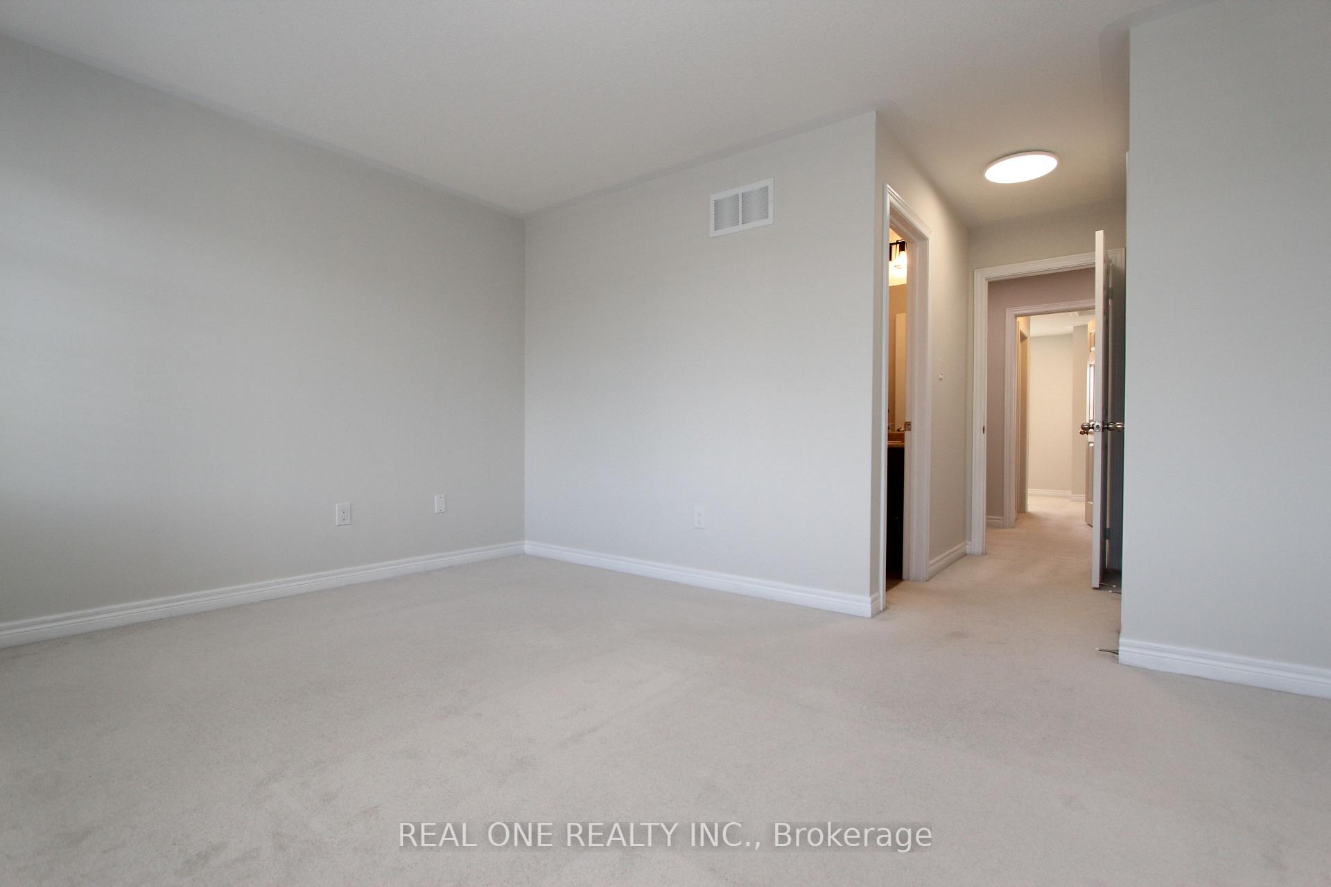 Photo 9 of 47 Dundas Way, Markham, Greensborough — HOMEH
