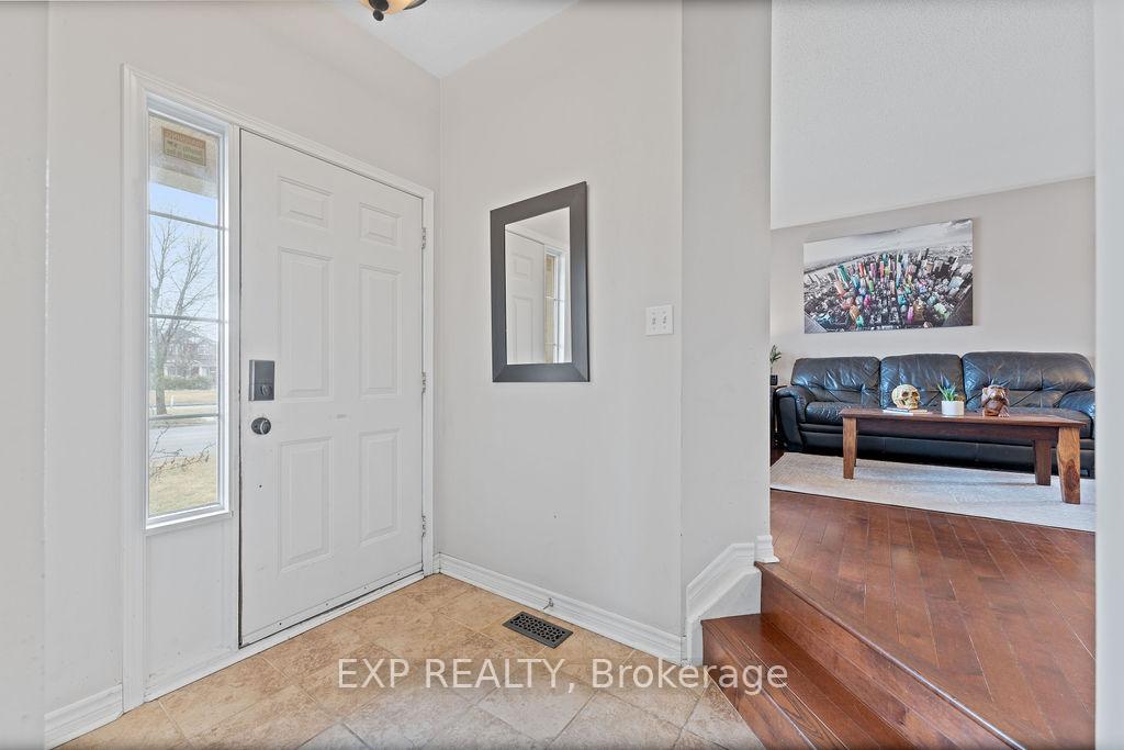 Photo 5 of 2176 Cavalier Way, Ottawa, Chapel Hill South - Orleans Village — HOMEH