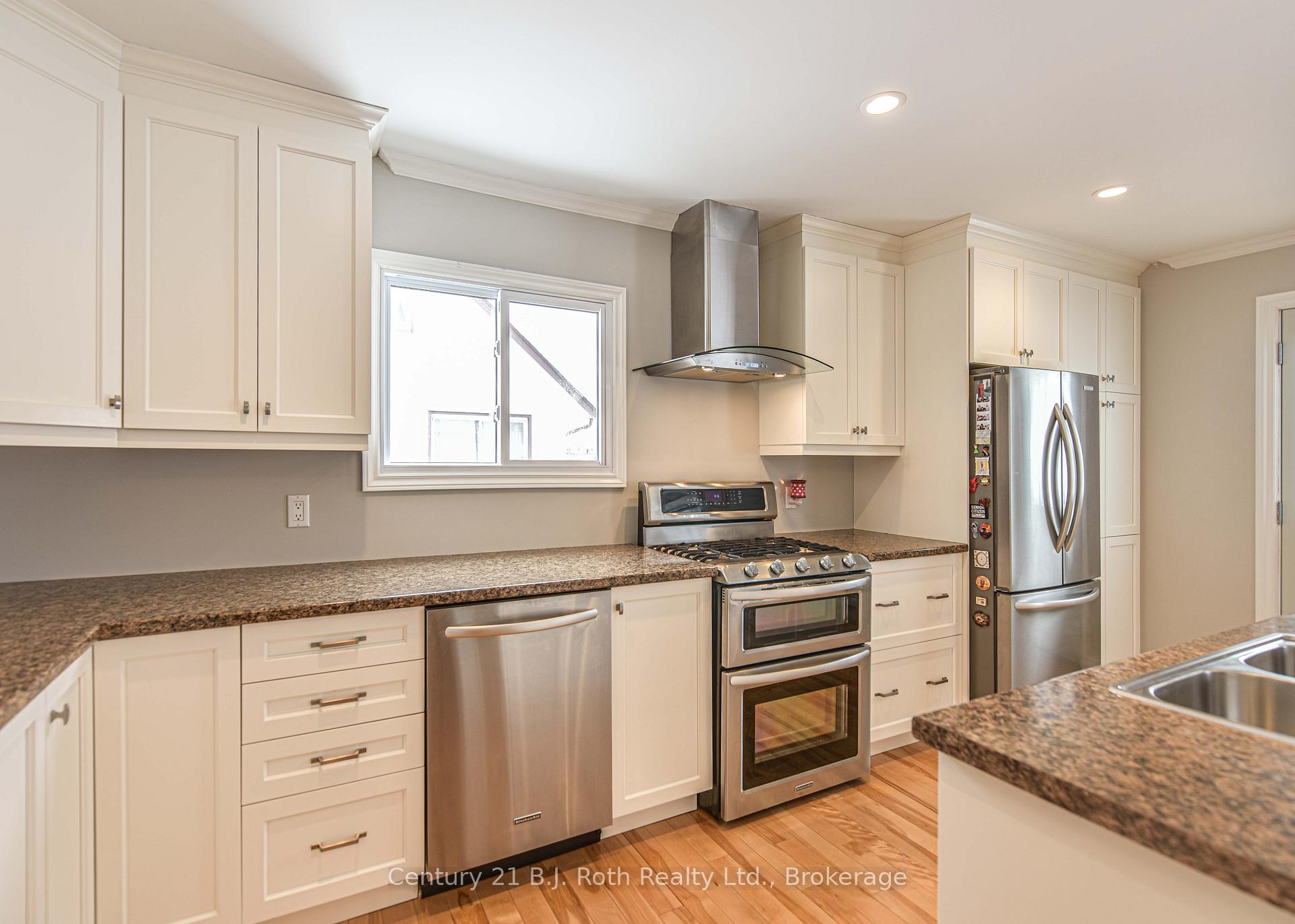 Photo 4 of 397 Bayview Parkway, Orillia — HOMEH