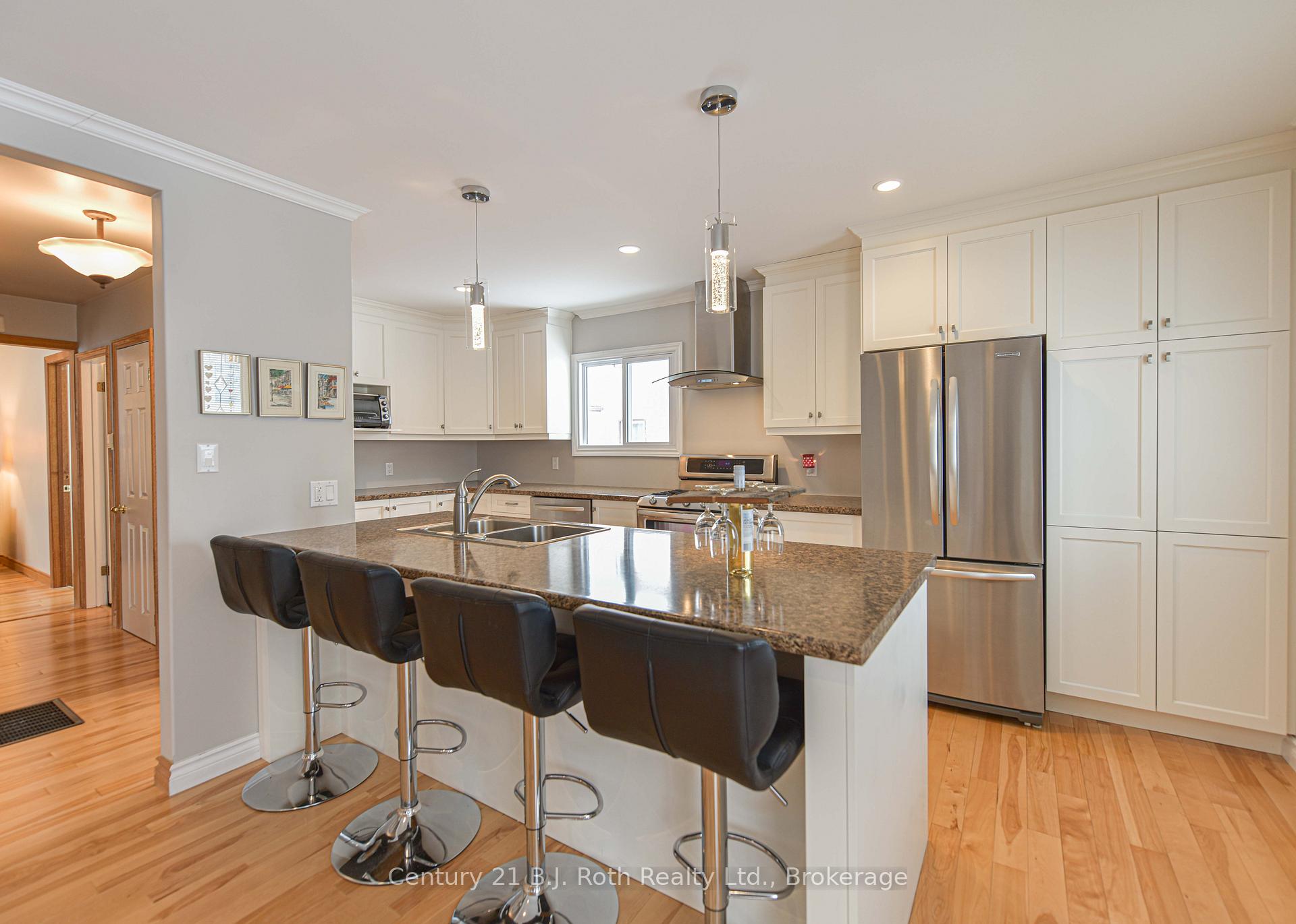 Photo 6 of 397 Bayview Parkway, Orillia — HOMEH