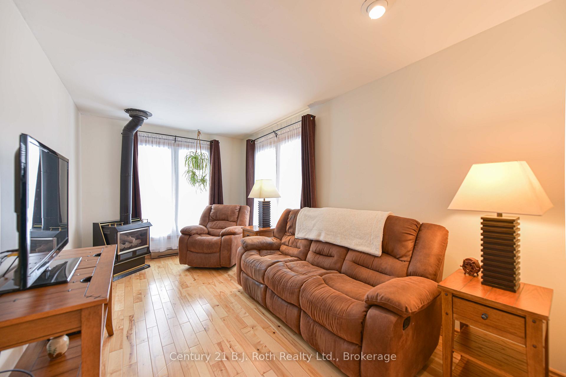 Photo 14 of 397 Bayview Parkway, Orillia — HOMEH