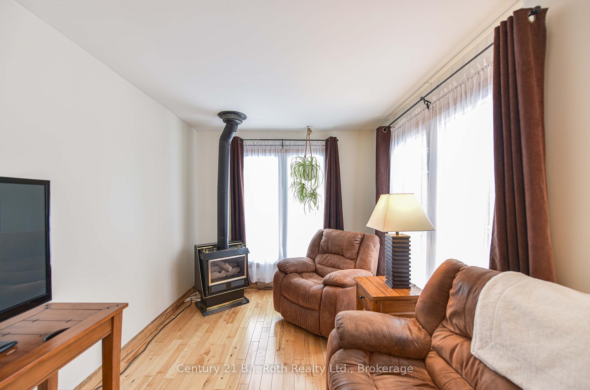 Photo 15 of 397 Bayview Parkway, Orillia — HOMEH