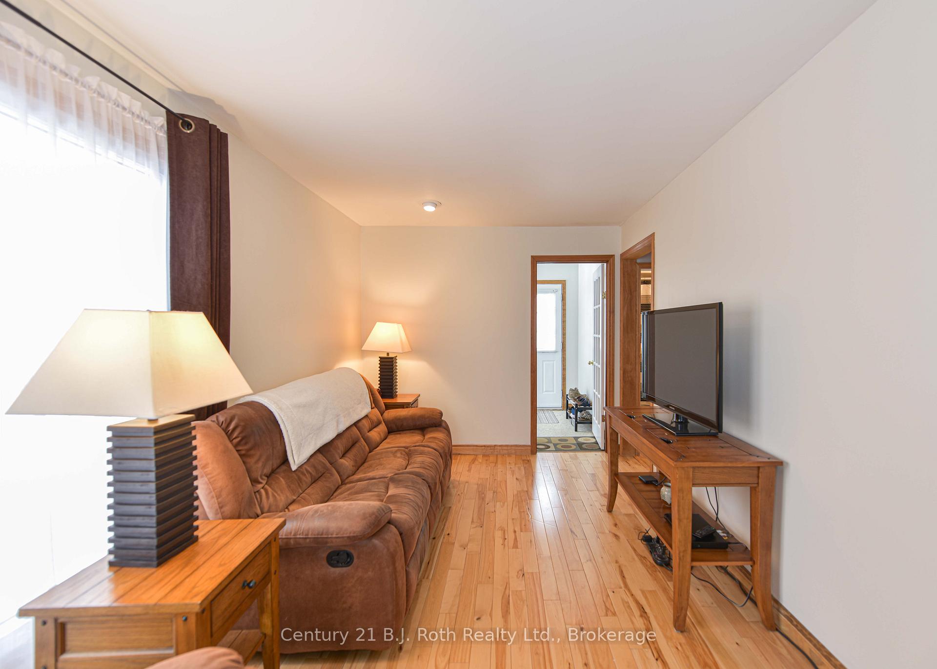 Photo 16 of 397 Bayview Parkway, Orillia — HOMEH