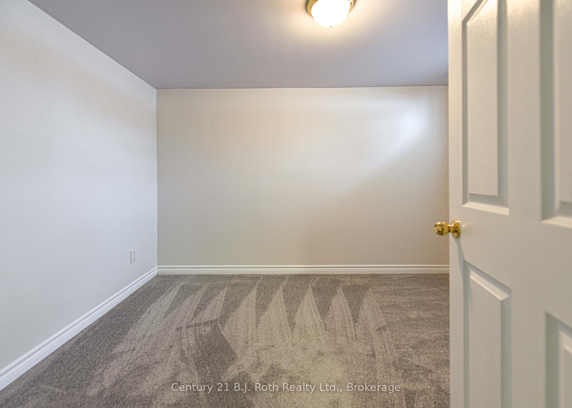 Photo 35 of 397 Bayview Parkway, Orillia — HOMEH