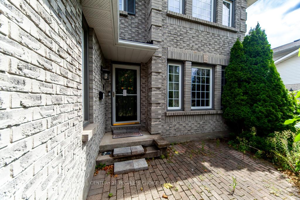 Photo 4 of 963 Copperfield Drive, Oshawa, Eastdale — HOMEH