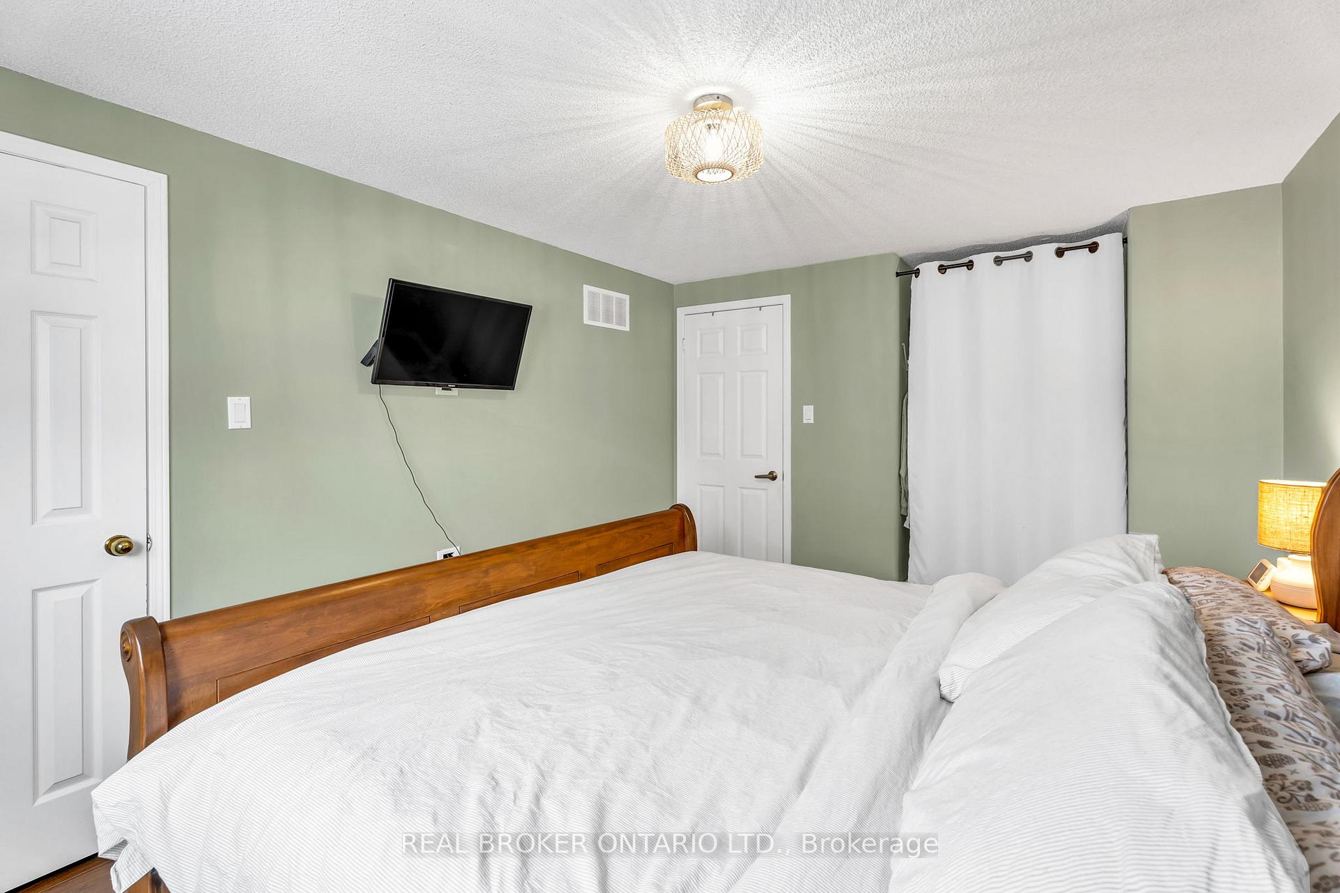 Photo 21 of 126 Heydon Avenue, New Tecumseth, Alliston — HOMEH