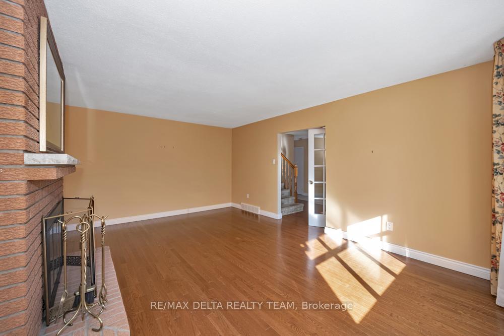 Photo 7 of 1149 St Jerome Crescent, Ottawa, Convent Glen North — HOMEH