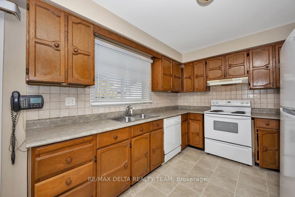 Photo 13 of 1149 St Jerome Crescent, Ottawa, Convent Glen North — HOMEH