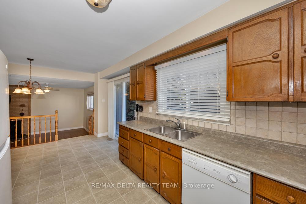 Photo 14 of 1149 St Jerome Crescent, Ottawa, Convent Glen North — HOMEH