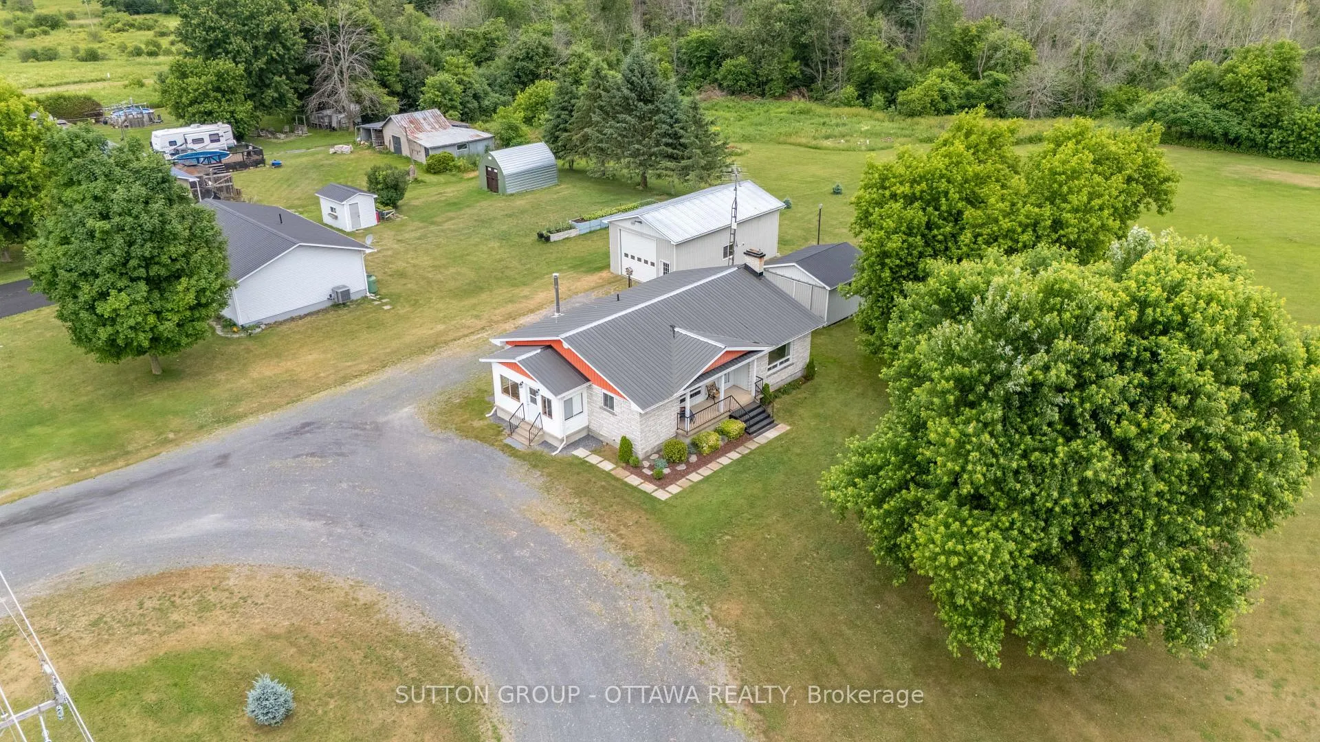 Photo 2 of 20330 Lochiel Road, North Glengarry, North Glengarry (Lochiel) Twp — HOMEH
