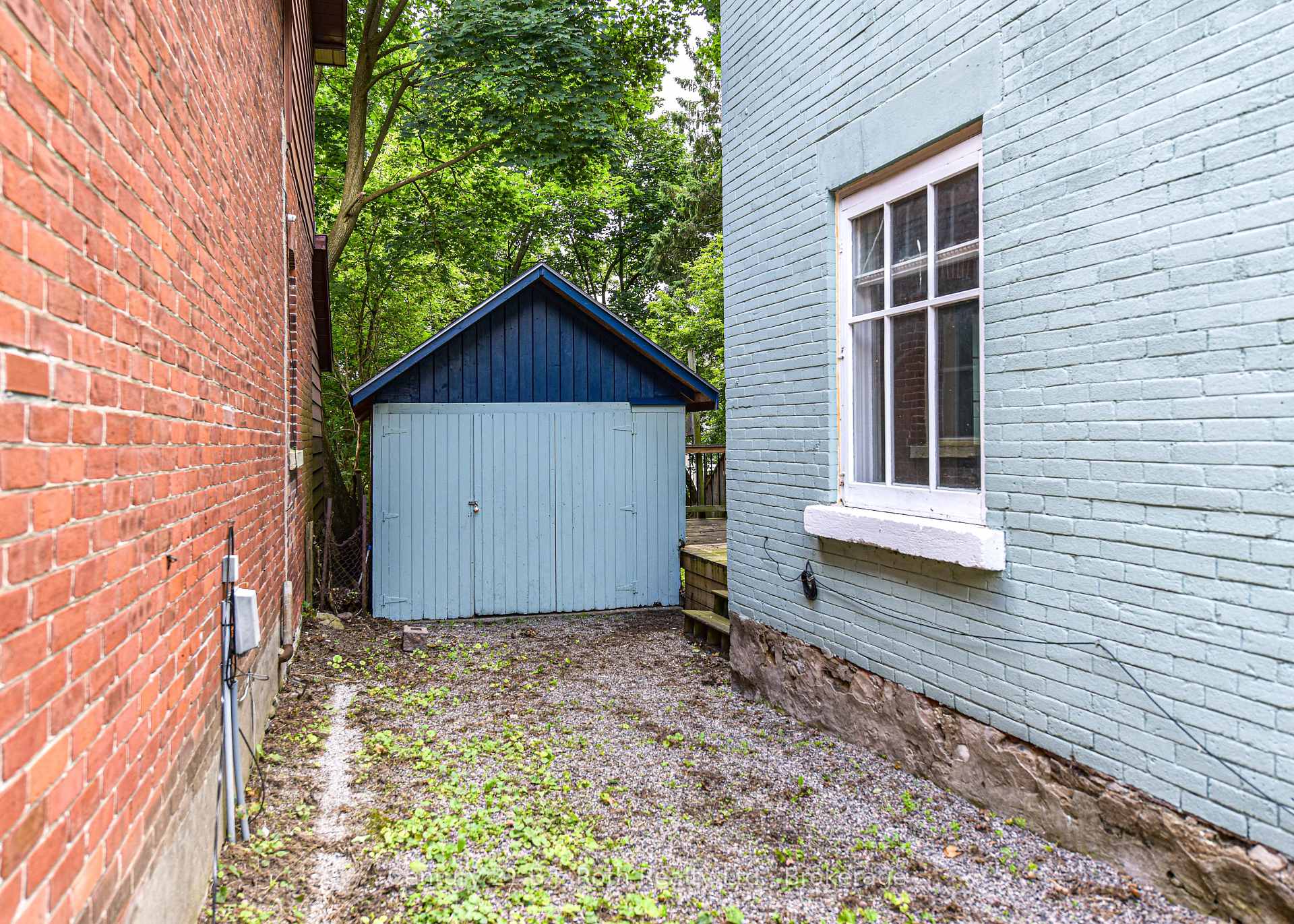 Photo 3 of 235 Harvey Street, Orillia — HOMEH
