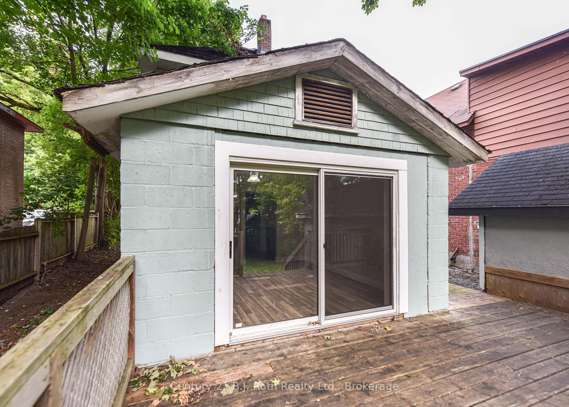 Photo 5 of 235 Harvey Street, Orillia — HOMEH