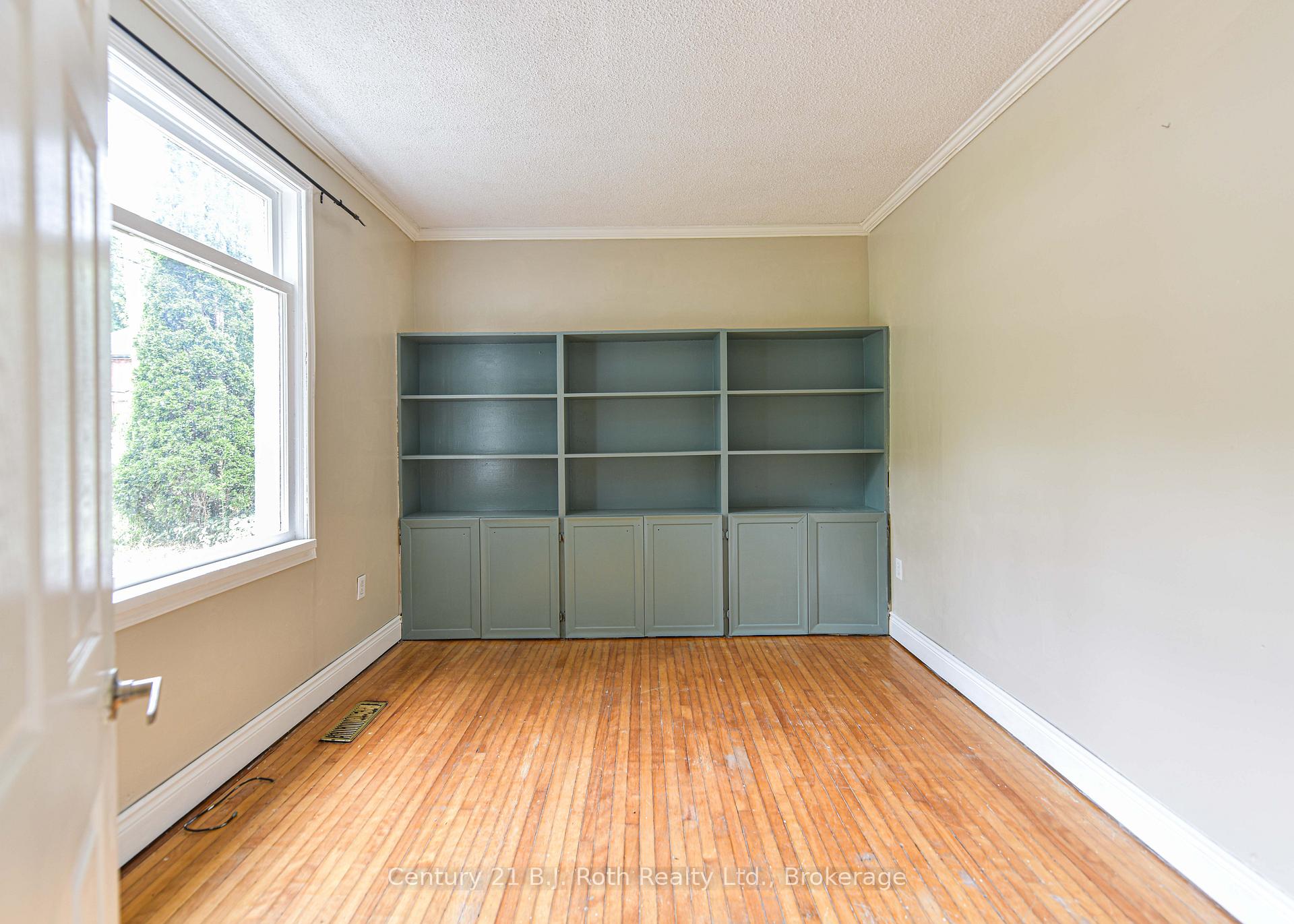 Photo 15 of 235 Harvey Street, Orillia — HOMEH