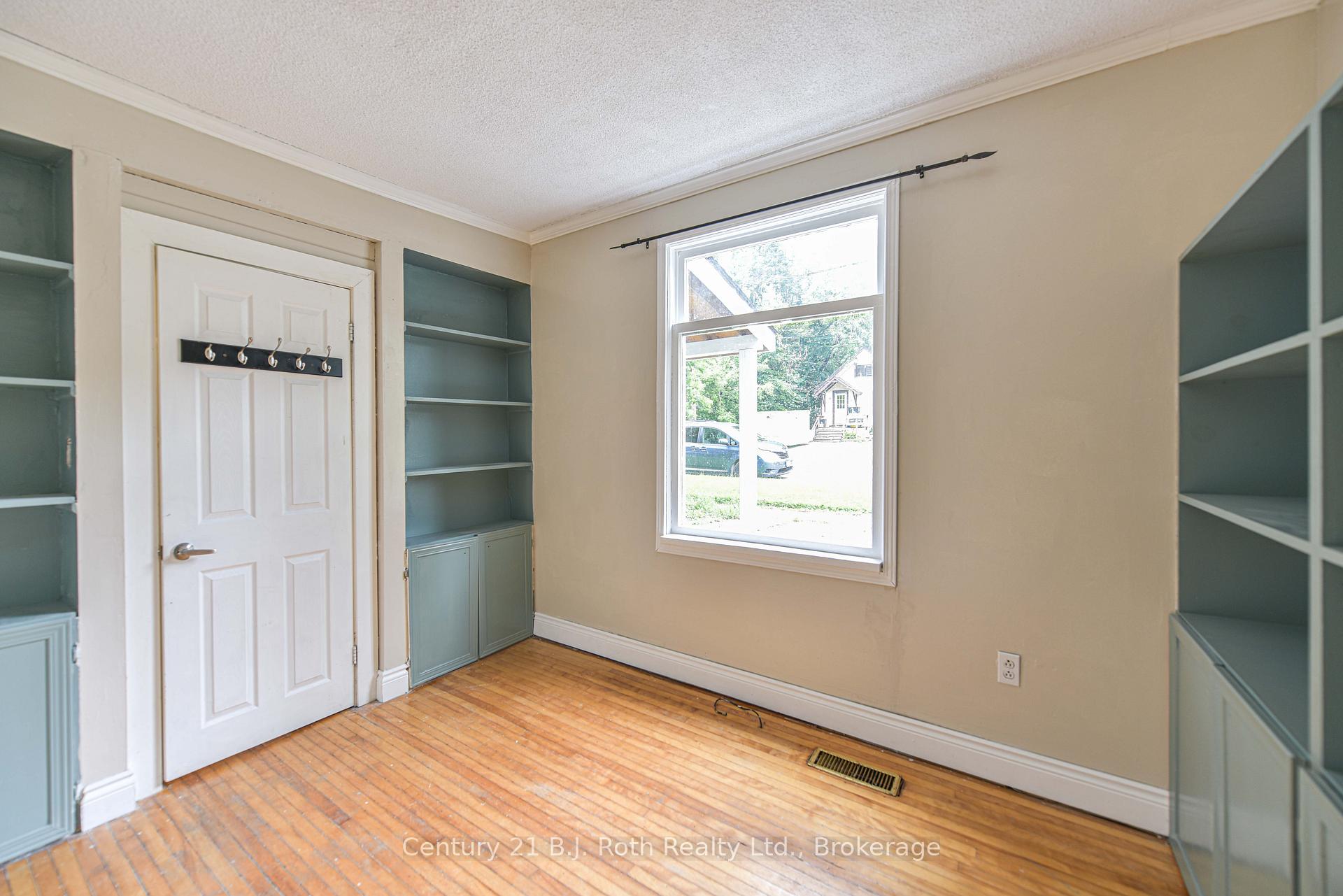 Photo 17 of 235 Harvey Street, Orillia — HOMEH