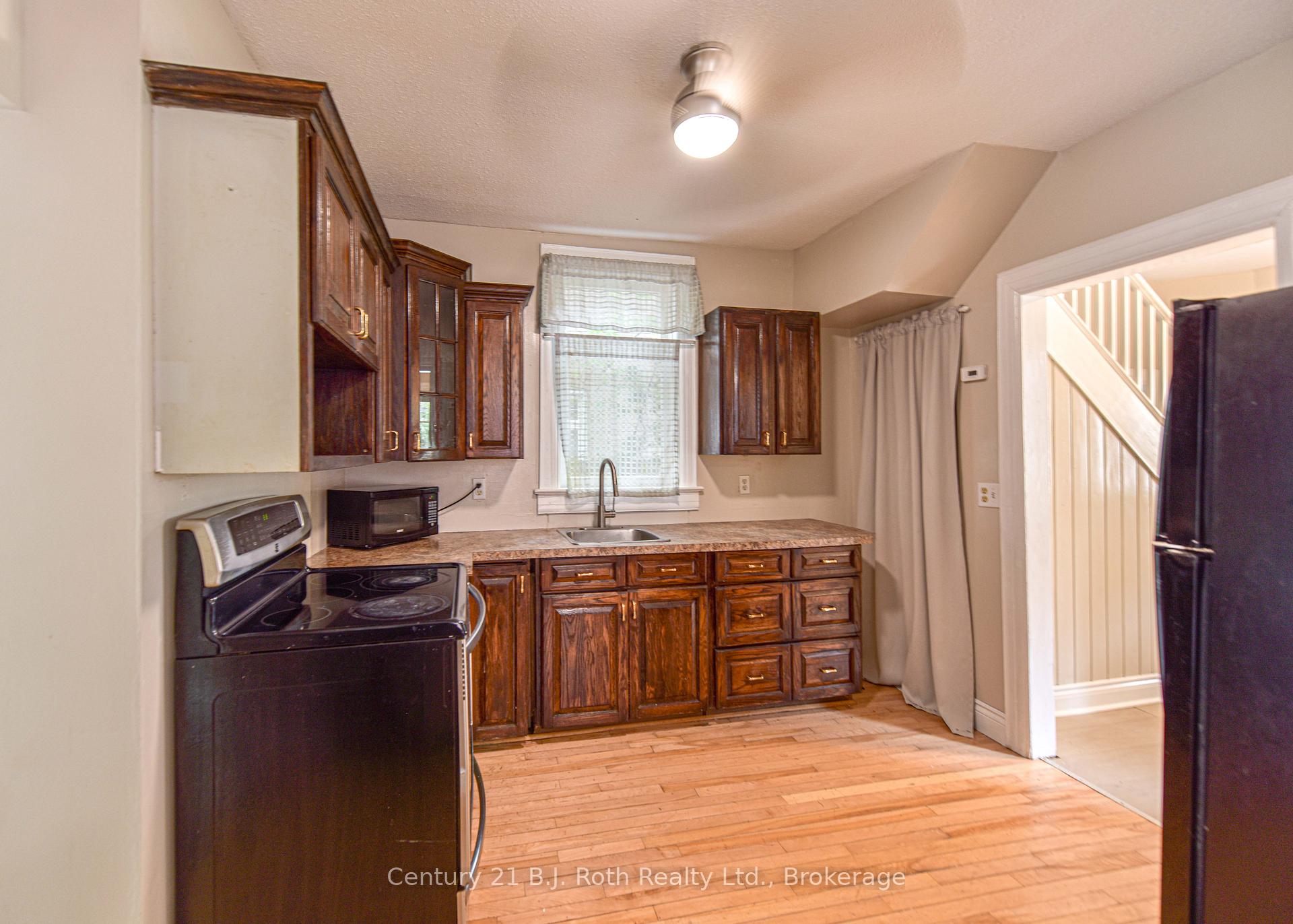Photo 21 of 235 Harvey Street, Orillia — HOMEH