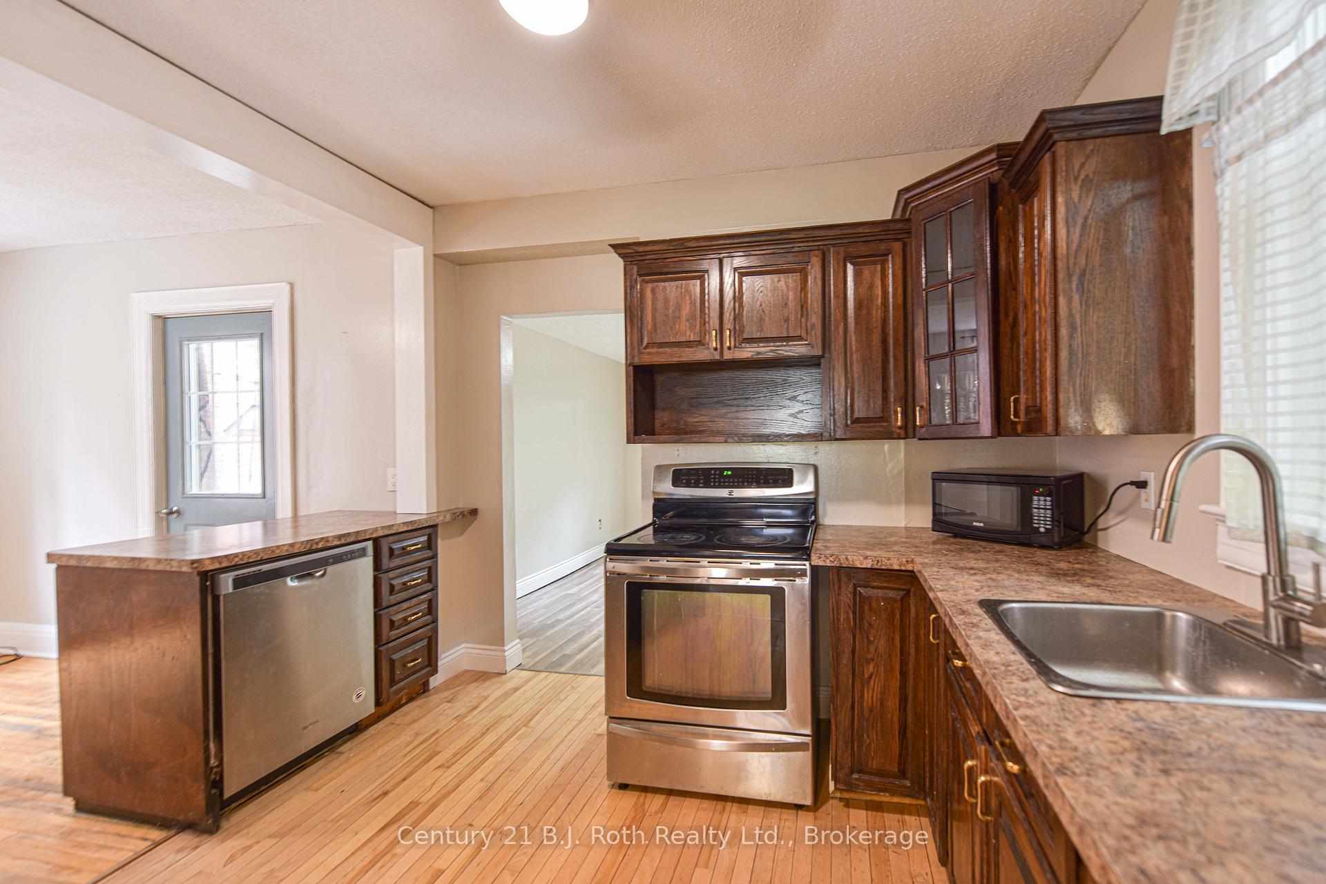 Photo 24 of 235 Harvey Street, Orillia — HOMEH