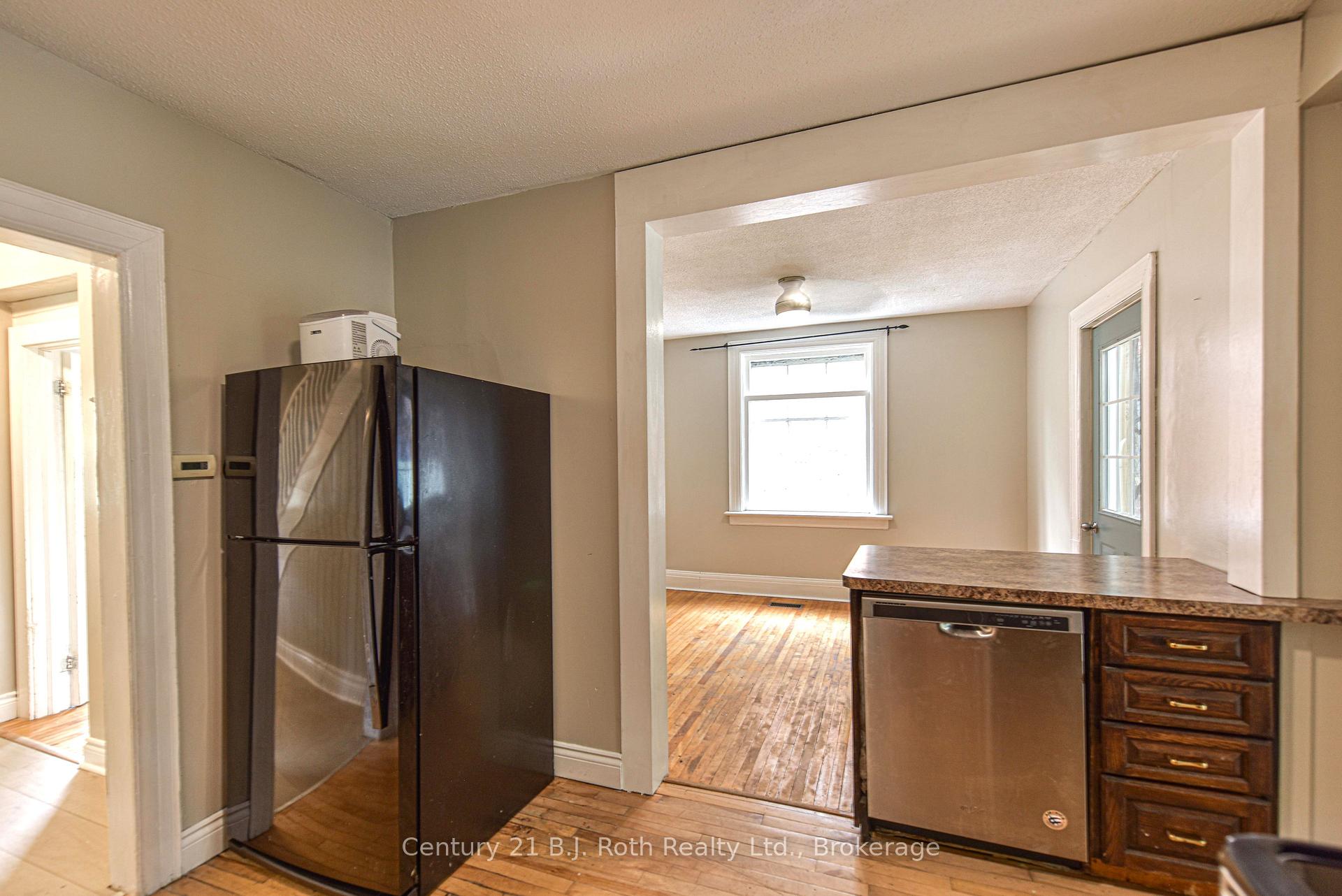 Photo 26 of 235 Harvey Street, Orillia — HOMEH