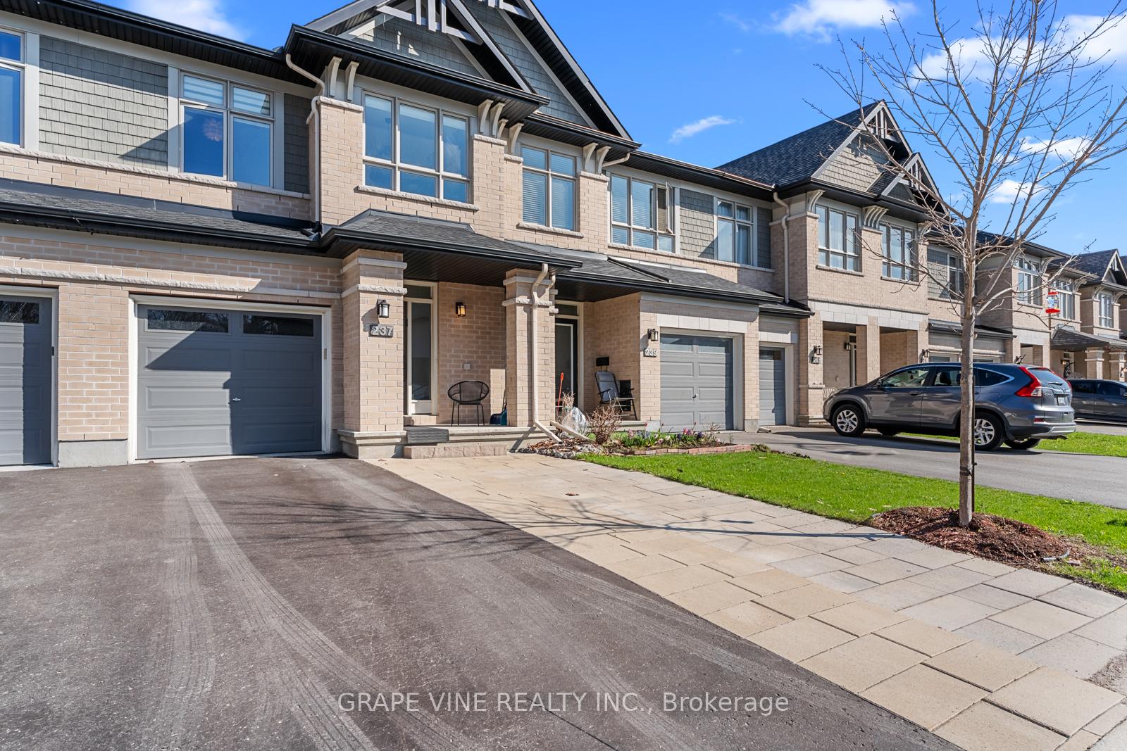 Photo 2 of 237 Shinleaf Crescent, Ottawa, Mer Bleue/Bradley Estates/Anderson Park — HOMEH