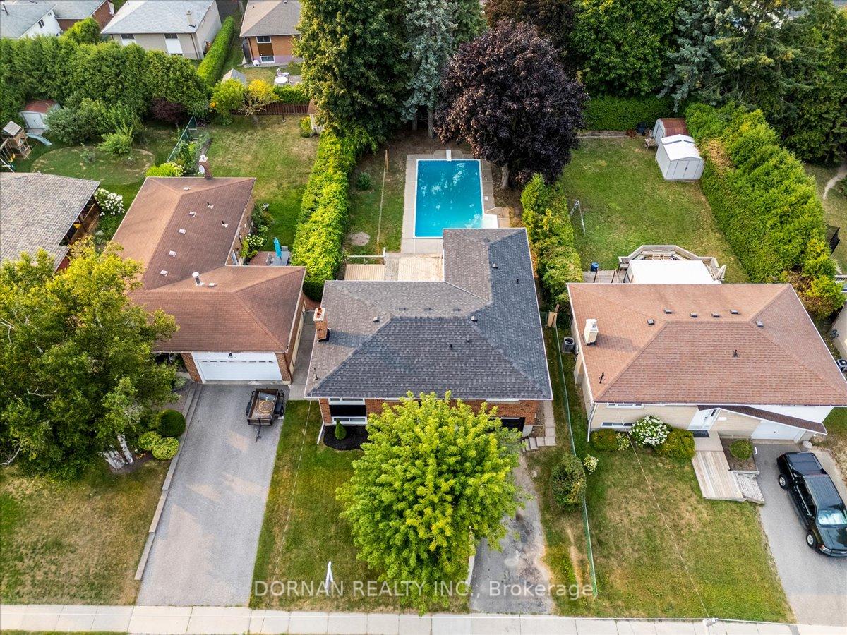 Photo 4 of 394 Rossland Road E, Oshawa, O'Neill — HOMEH