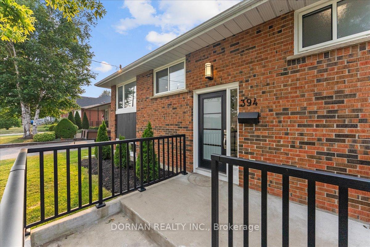 Photo 5 of 394 Rossland Road E, Oshawa, O'Neill — HOMEH