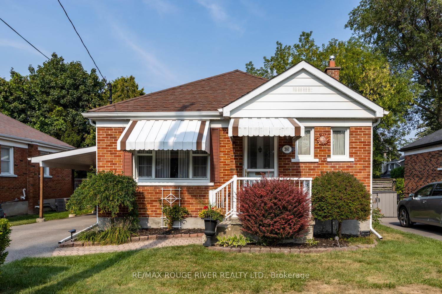 Front of 381 Leslie Street