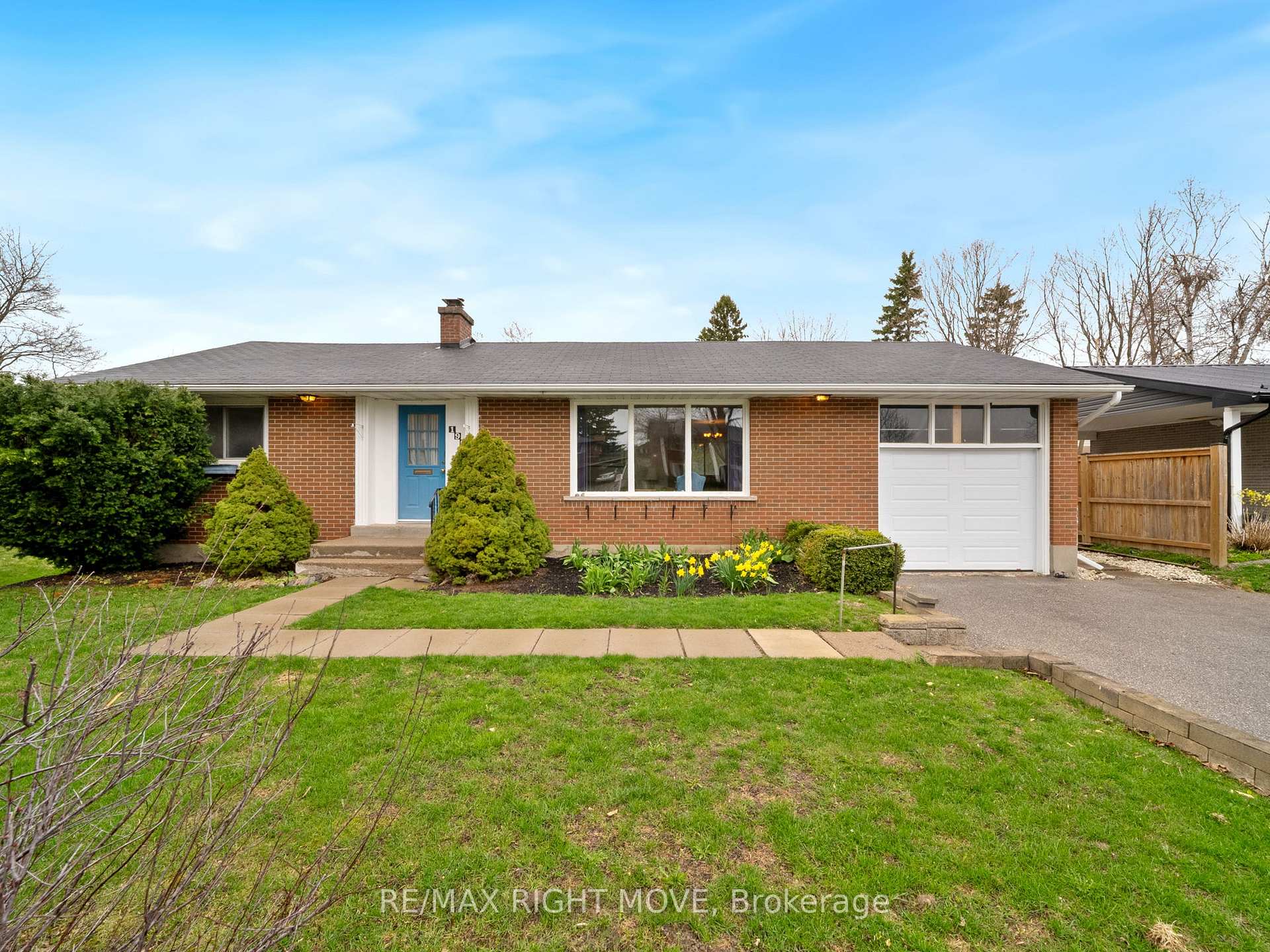 Photo 1 of 190 Martin Drive, Orillia — HOMEH