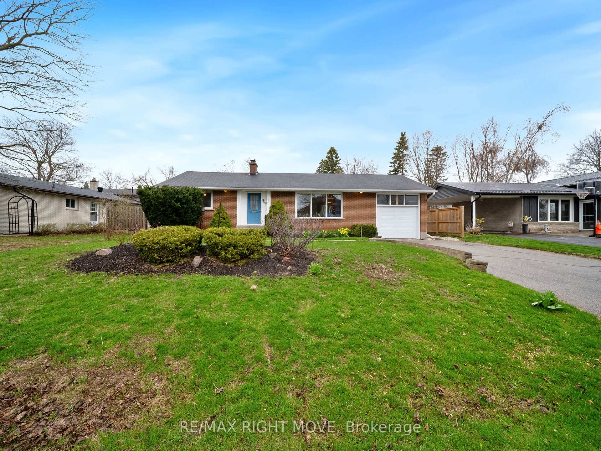Photo 2 of 190 Martin Drive, Orillia — HOMEH