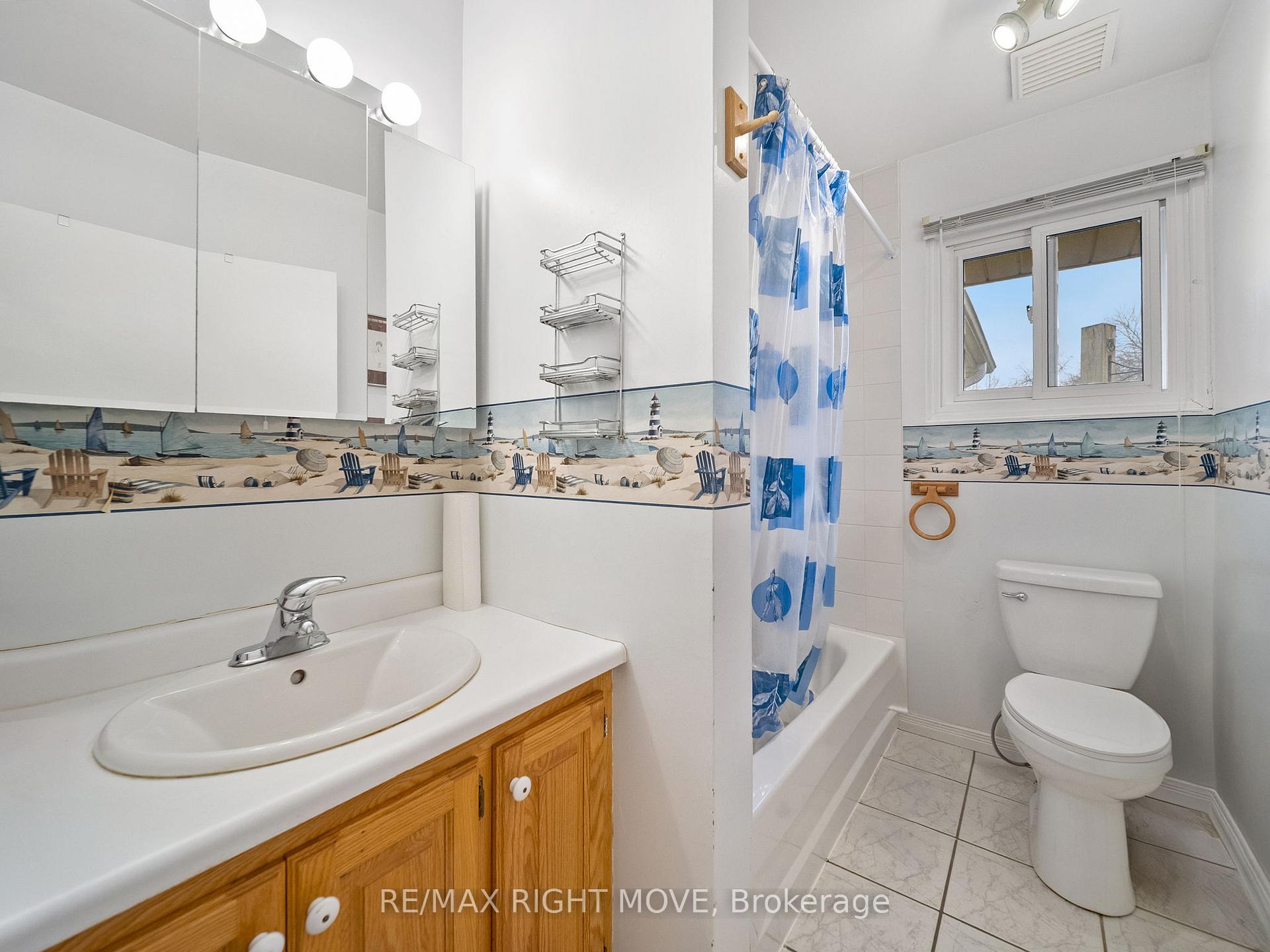 Photo 14 of 190 Martin Drive, Orillia — HOMEH