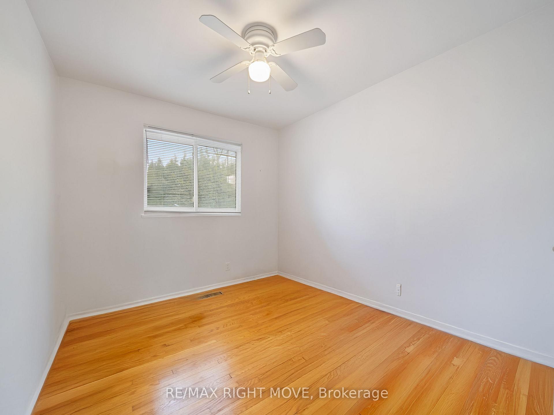 Photo 16 of 190 Martin Drive, Orillia — HOMEH