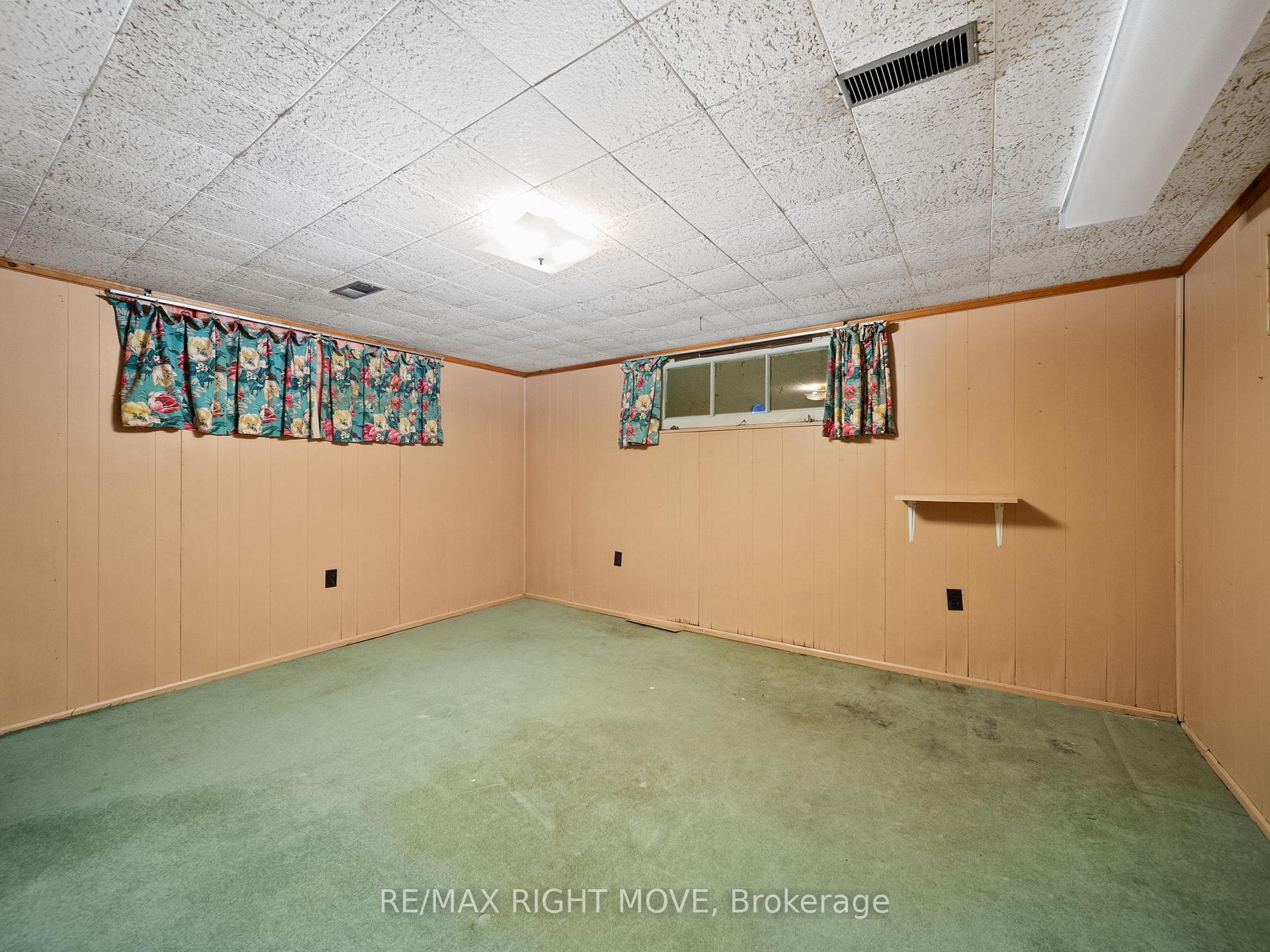 Photo 21 of 190 Martin Drive, Orillia — HOMEH