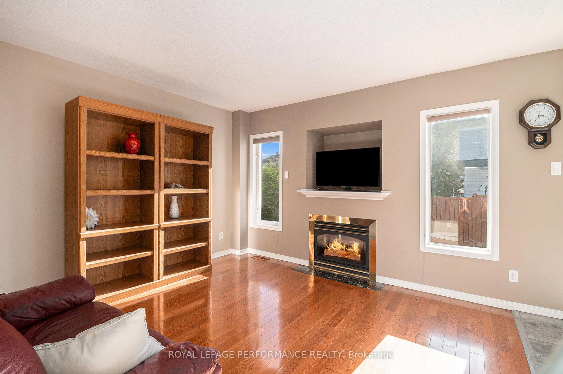 Photo 8 of 730 Nesting Way, Ottawa, Fallingbrook/Gardenway South — HOMEH