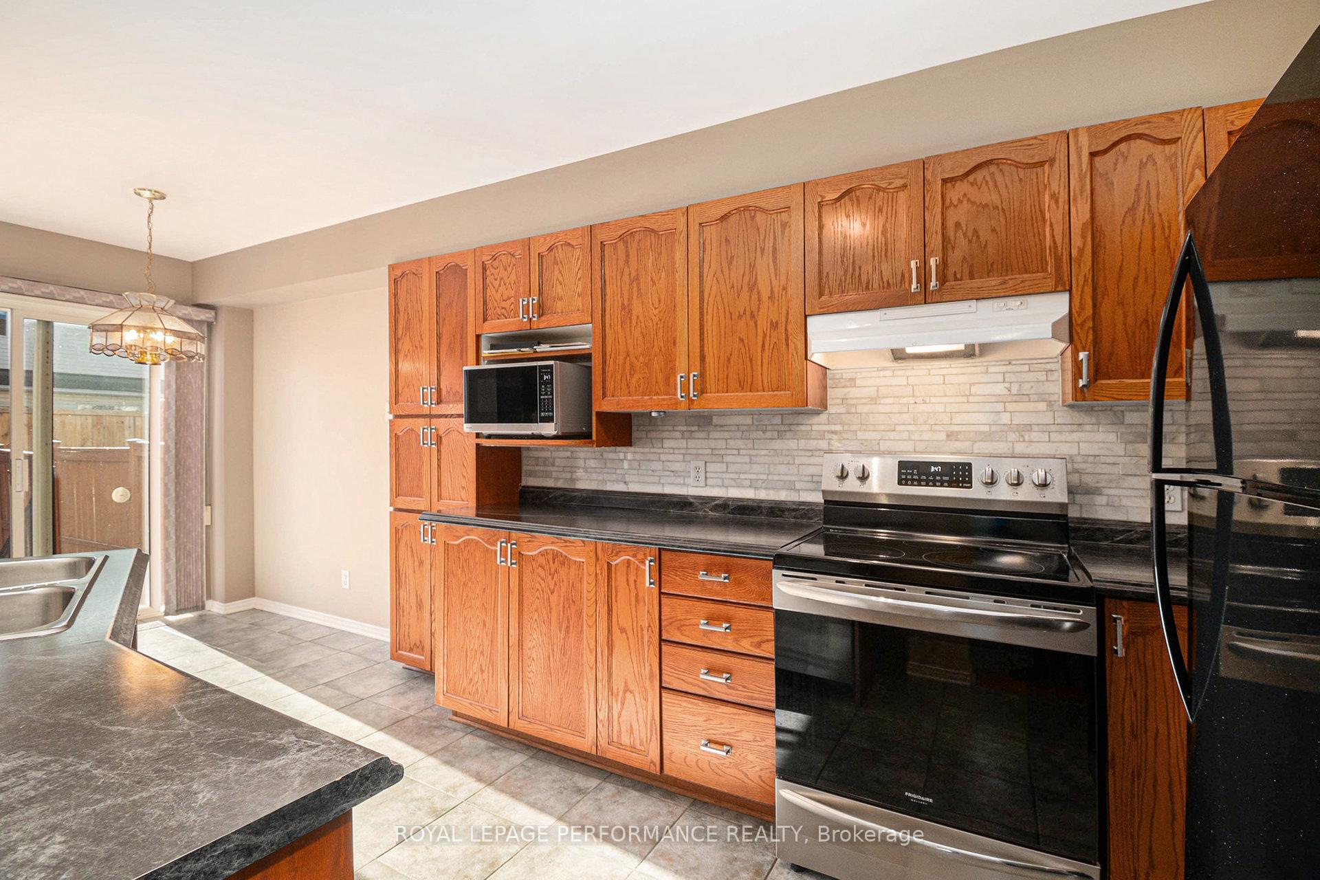 Photo 10 of 730 Nesting Way, Ottawa, Fallingbrook/Gardenway South — HOMEH