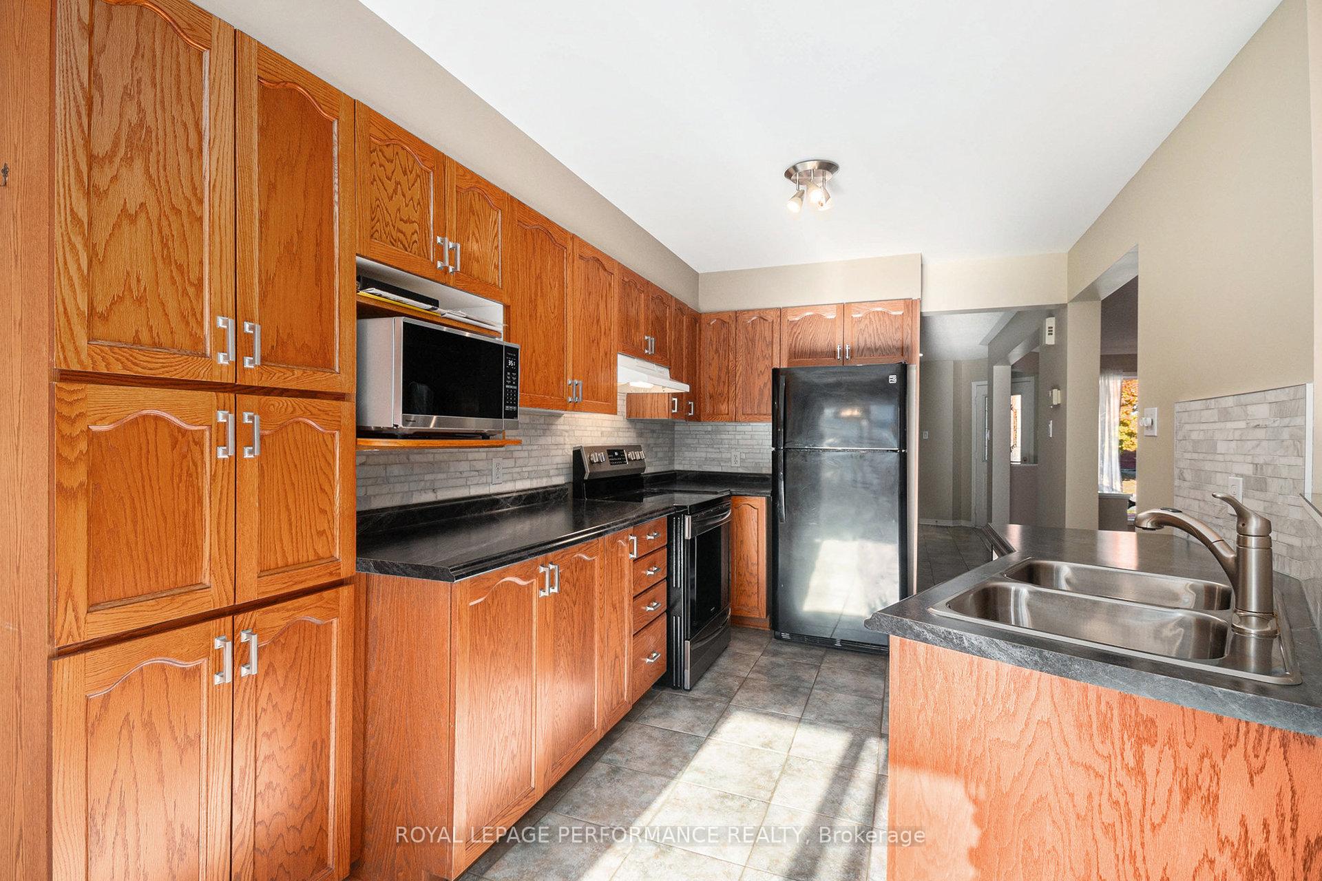 Photo 11 of 730 Nesting Way, Ottawa, Fallingbrook/Gardenway South — HOMEH