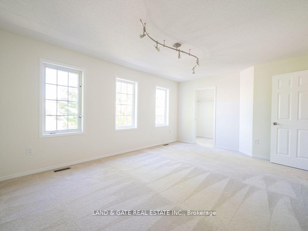 Photo 33 of 1631 Coldstream Drive, Oshawa, Taunton — HOMEH
