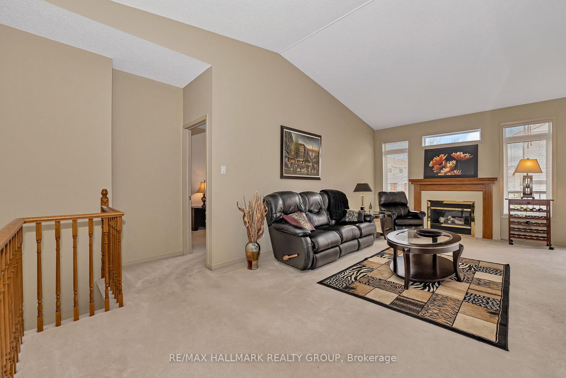 Photo 4 of 551 Chapel Park Private, Ottawa, Chateauneuf — HOMEH