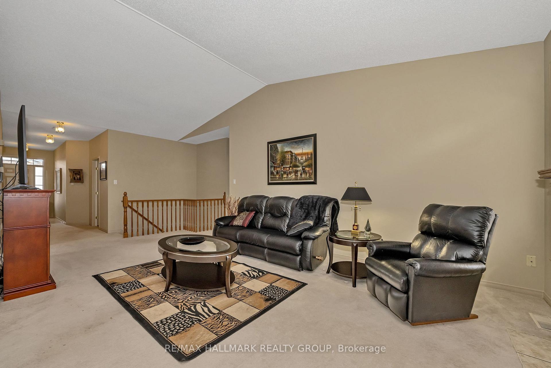 Photo 5 of 551 Chapel Park Private, Ottawa, Chateauneuf — HOMEH