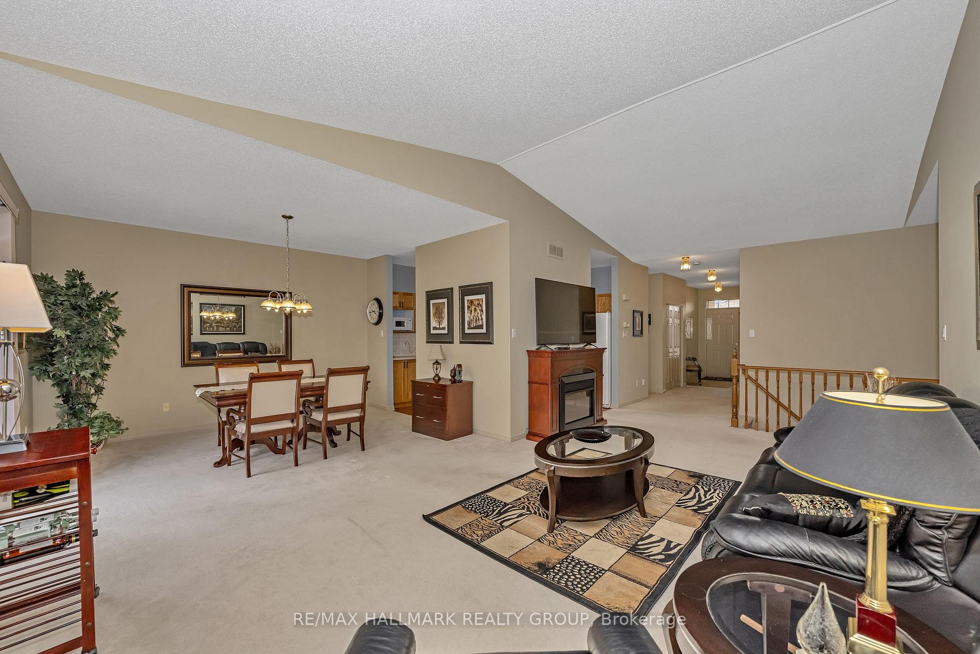 Photo 7 of 551 Chapel Park Private, Ottawa, Chateauneuf — HOMEH