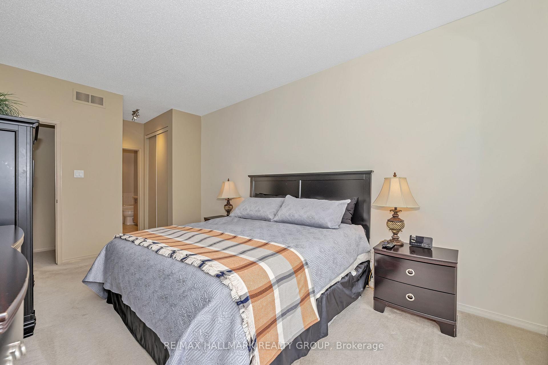 Photo 11 of 551 Chapel Park Private, Ottawa, Chateauneuf — HOMEH
