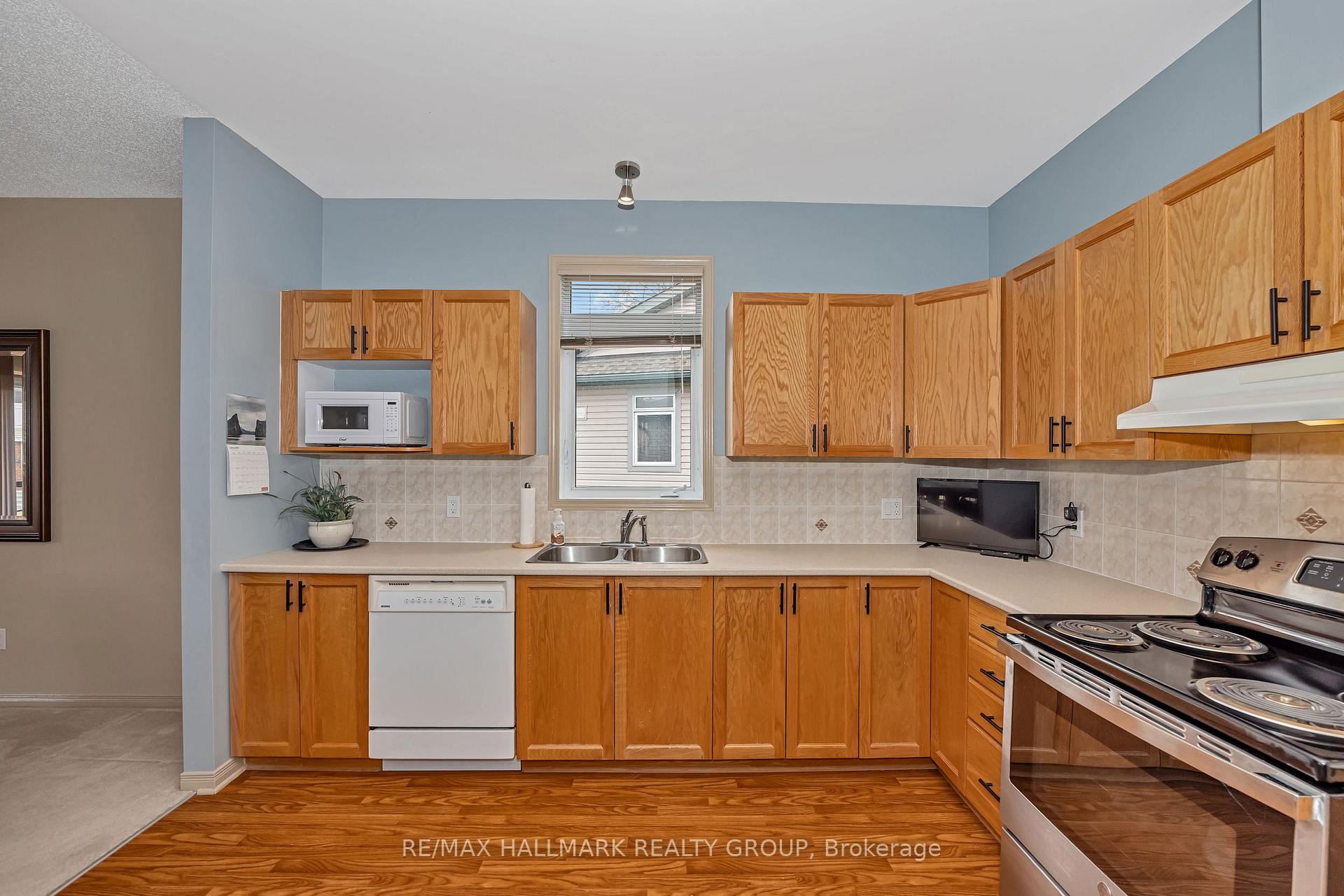 Photo 14 of 551 Chapel Park Private, Ottawa, Chateauneuf — HOMEH