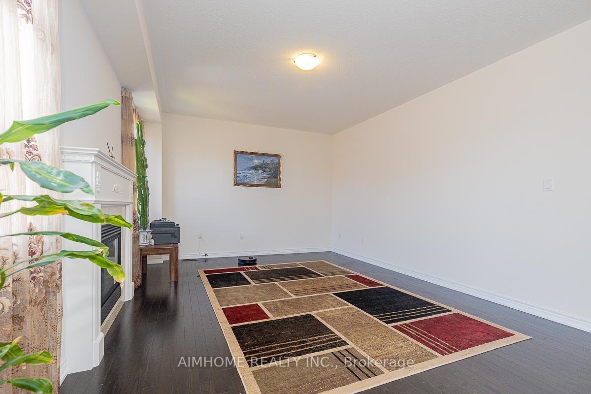Photo 10 of 3 Furrow Street, Markham, Wismer — HOMEH