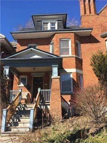 Front of 1492 King Street W